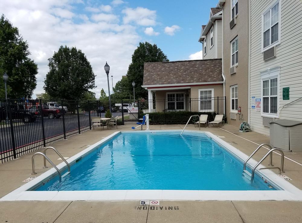 Hawthorn Suites By Wyndham Louisville North Jeffersonville Extérieur photo