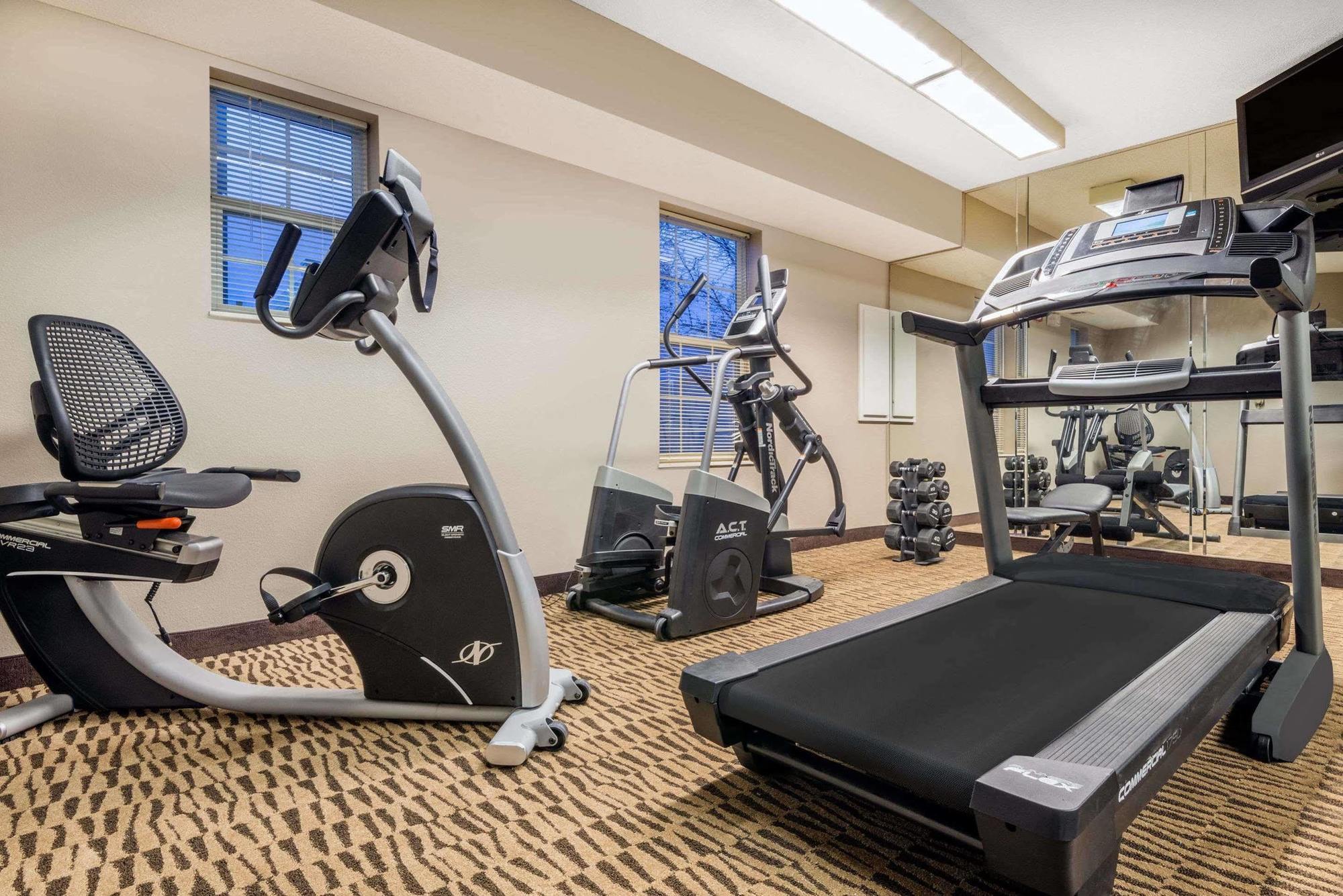Hawthorn Suites By Wyndham Louisville North Jeffersonville Extérieur photo