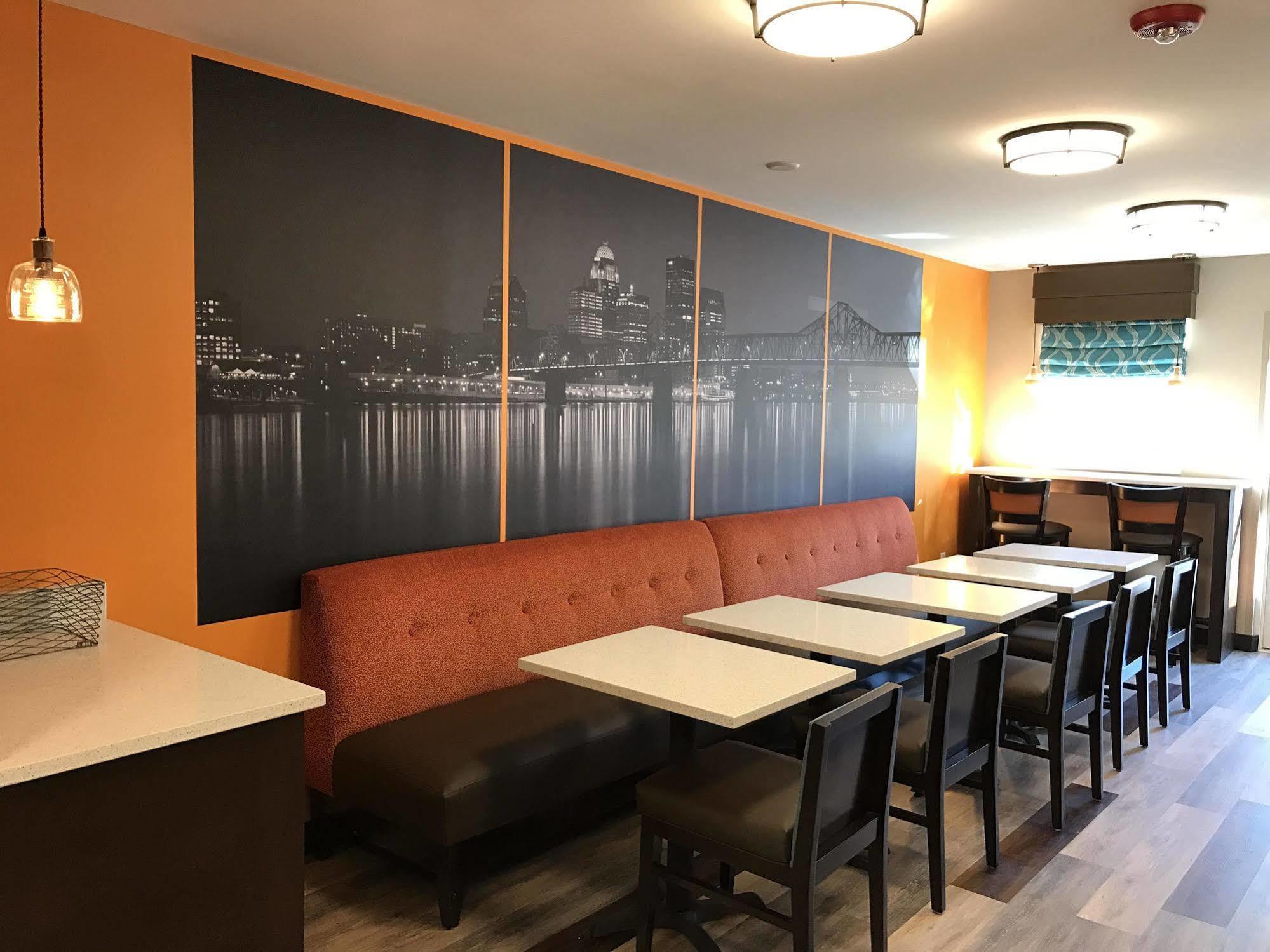 Hawthorn Suites By Wyndham Louisville North Jeffersonville Extérieur photo